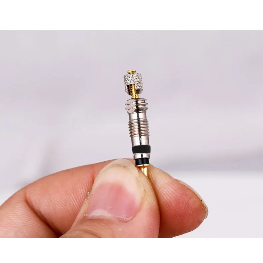 Set da 6/18 Pezzi: Adattatori  - Bike Tube Repair Kit recensione e prezzo